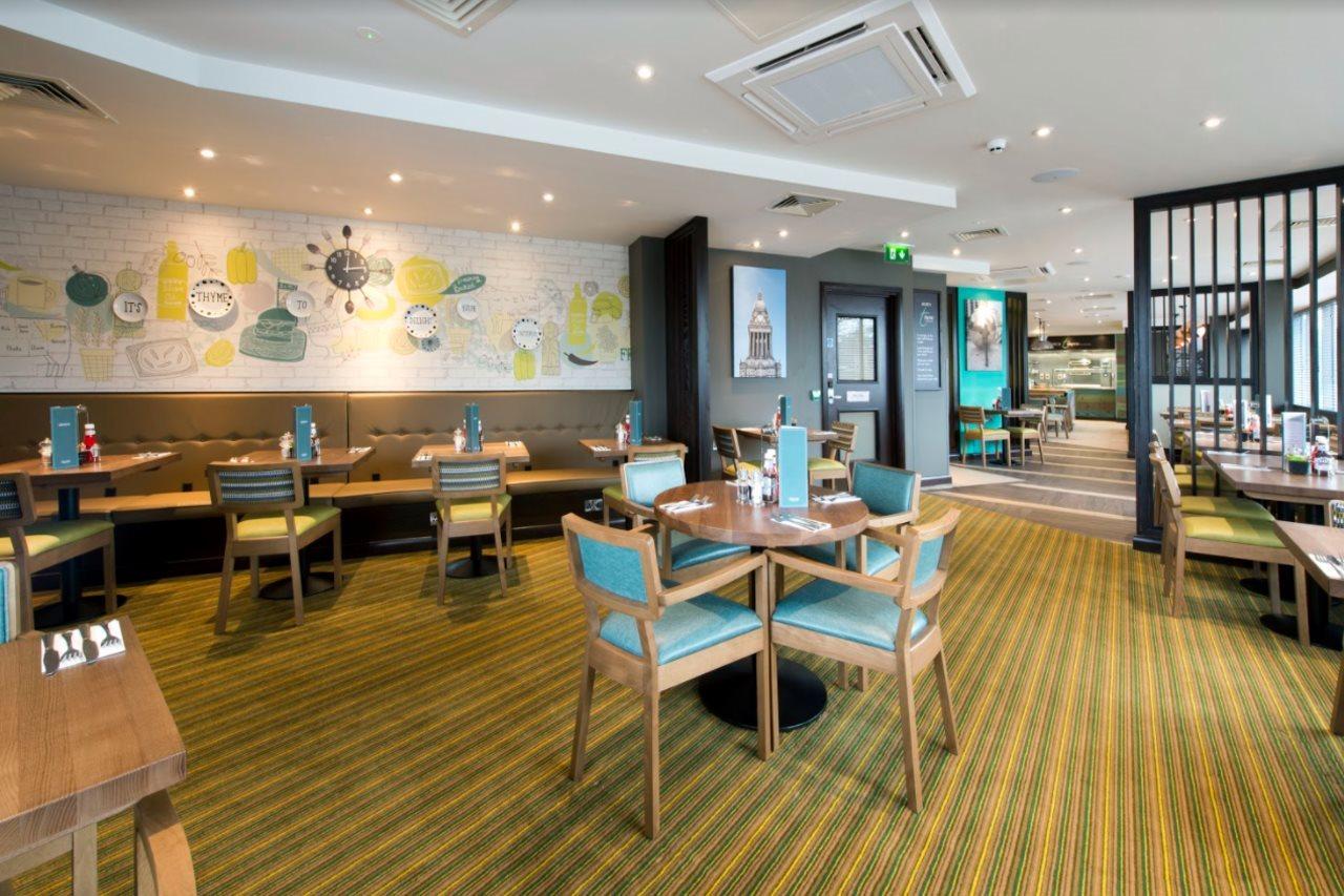 Premier Inn Leeds Headingley Esterno foto